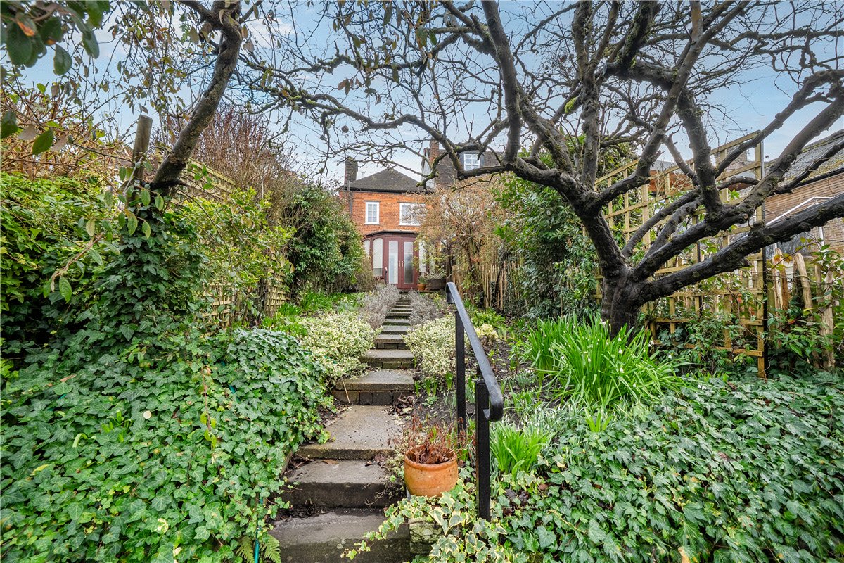 2 bedroom house, Chesil Street, Winchester SO23 - Available
