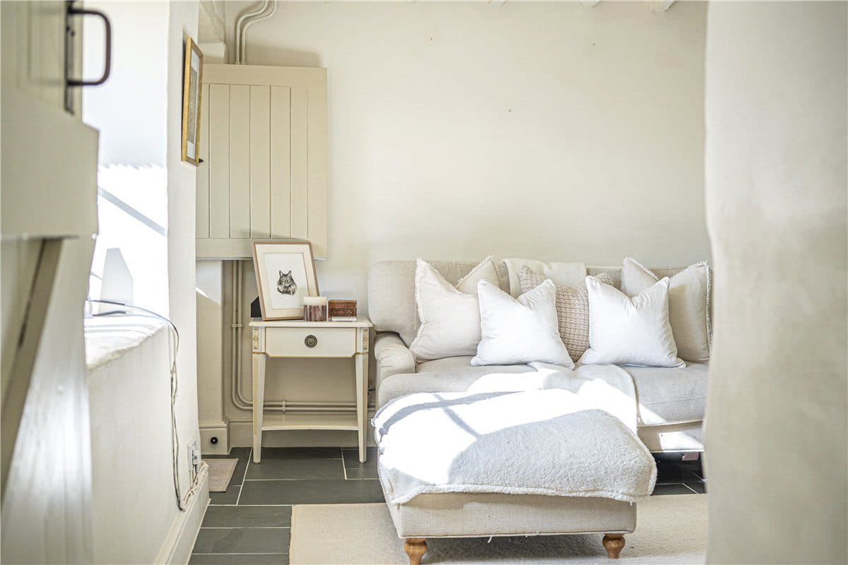 2 bedroom cottage, Kilmeston, Alresford SO24 - Sold STC