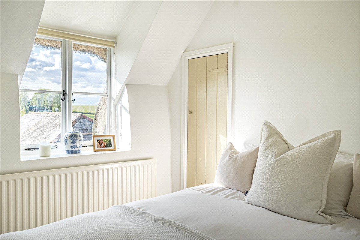 2 bedroom cottage, Kilmeston, Alresford SO24 - Sold STC