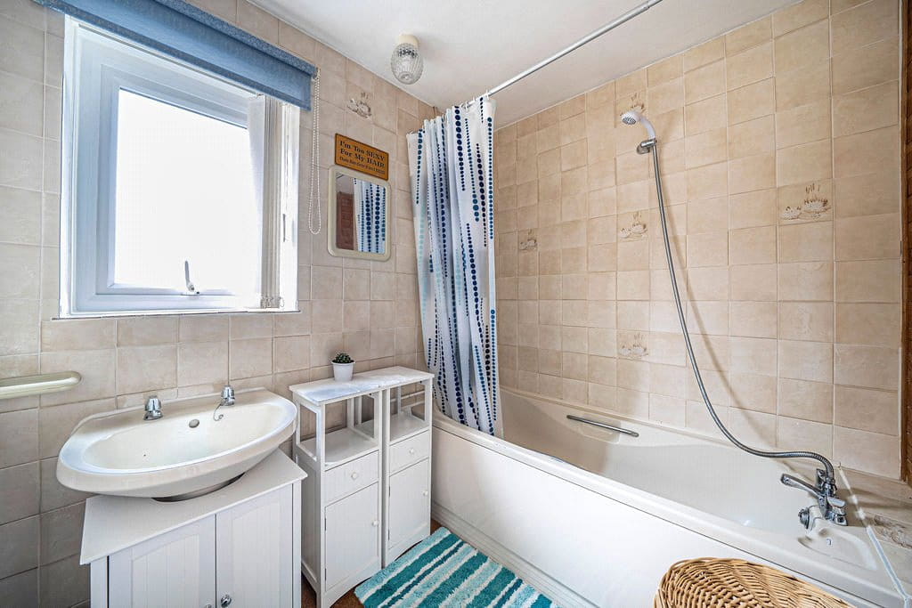 3 bedroom house, Garbett Road, Winchester SO23 - Available