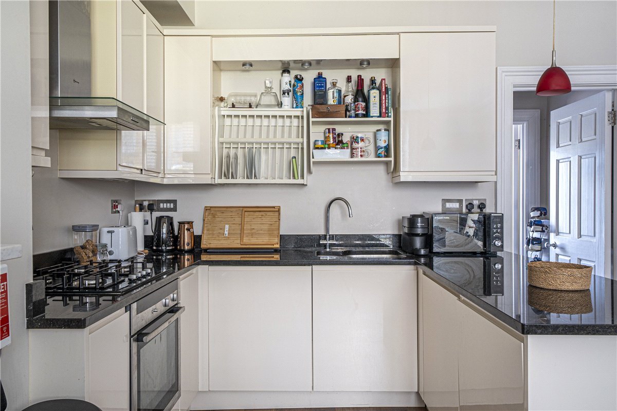 1 bedroom flat, St. Peter Street, Winchester SO23 - Available