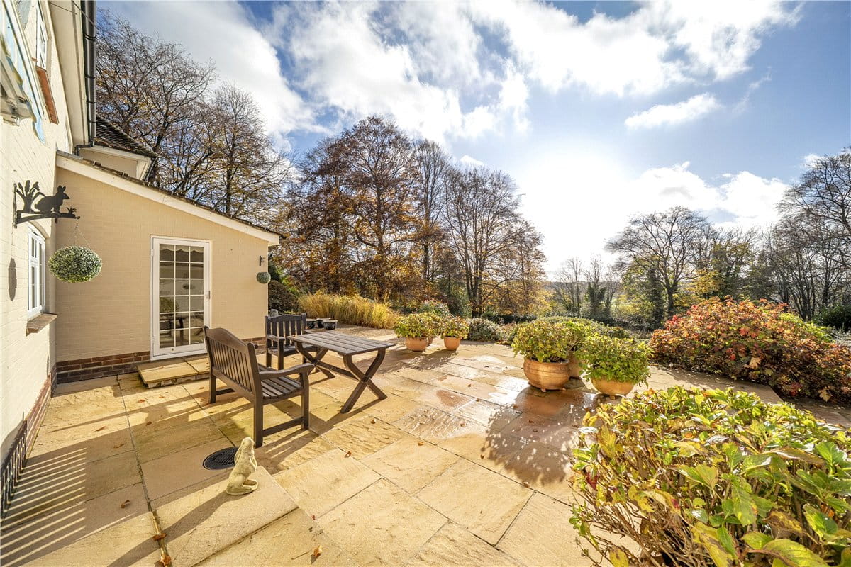 5 bedroom house, Lynch Hill Park, Whitchurch RG28 - Sold STC