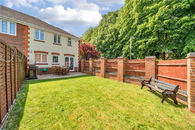 3 bedroom , Burgage Field, Whitchurch RG28 - Available