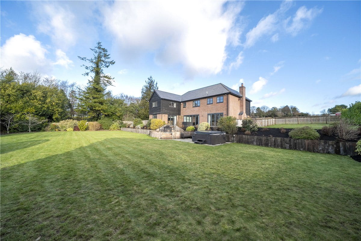 4 bedroom house, Stockbridge Road, Lopcombe SP5 - Available