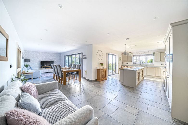 4 bedroom house, Stockbridge Road, Lopcombe SP5 - Available