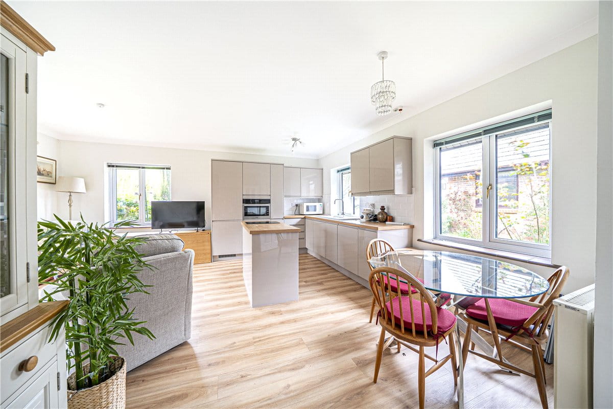 2 bedroom bungalow, Old Parsonage Court, Otterbourne SO21 - Sold STC