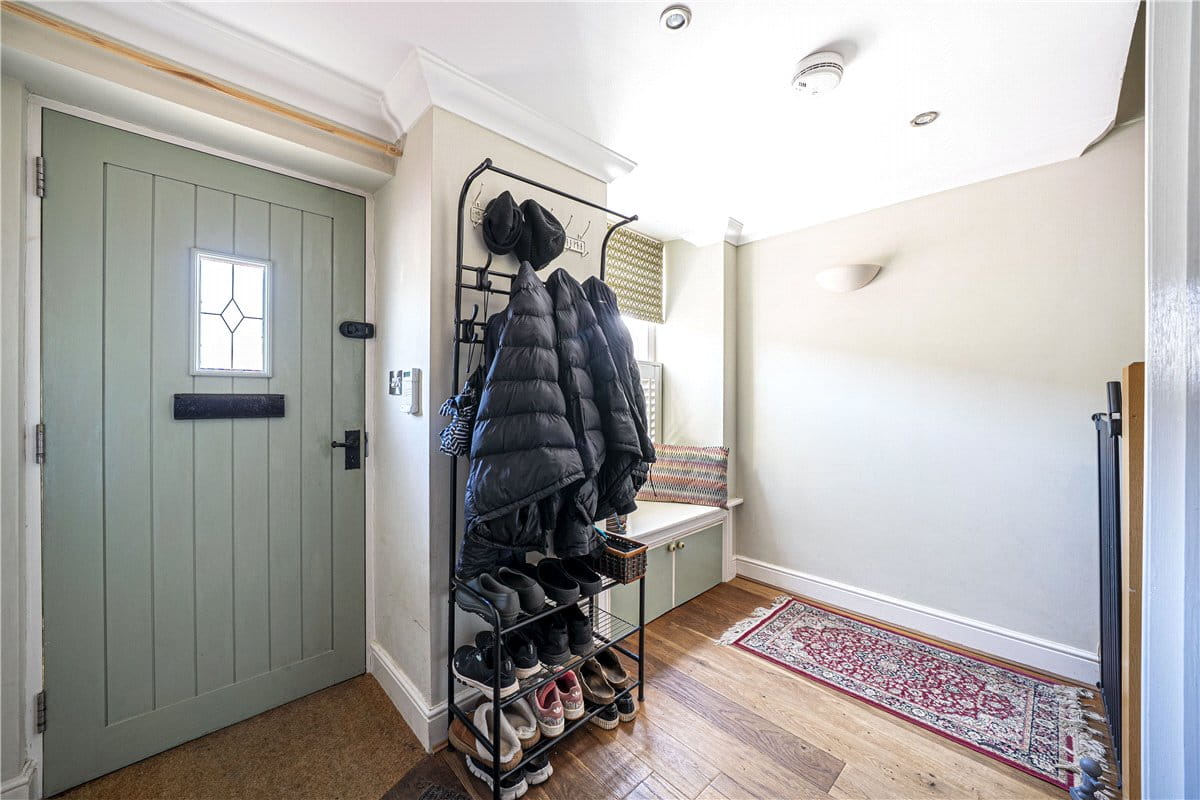 5 bedroom house, West Street, Hambledon PO7 - Available