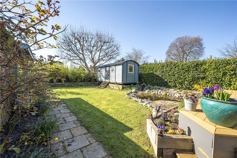 4 bedroom , Orchard Road, South Wonston SO21 - Available