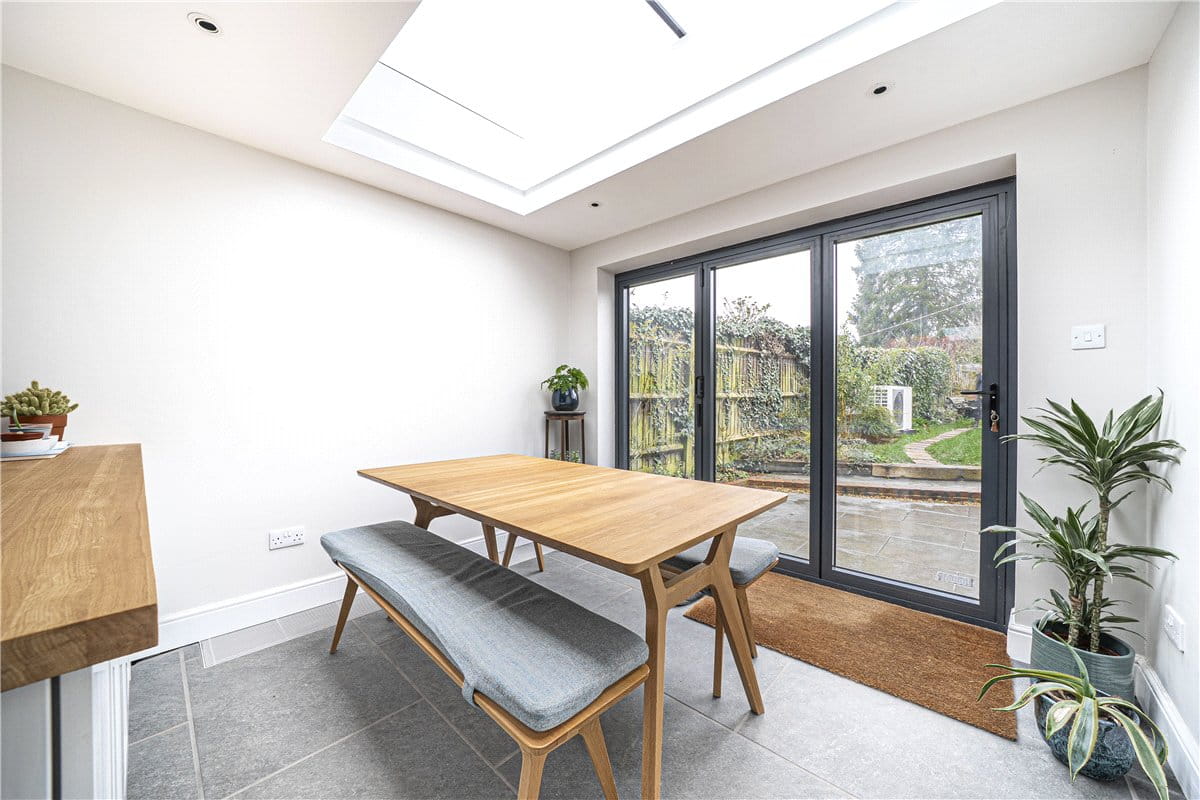 3 bedroom house, Gladstone Terrace, Sugar Lane SP11 - Available