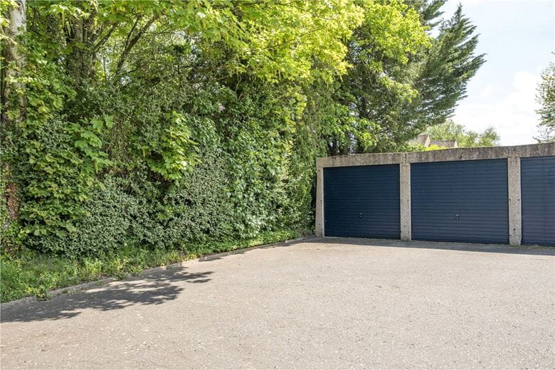 3 bedroom house, Dances Lane, Whitchurch RG28 - Available