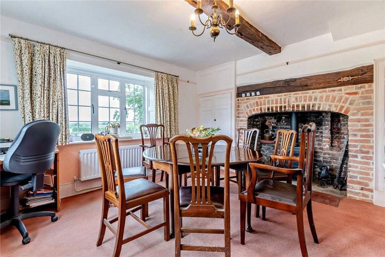 100 acres House, Leckhampstead, Newbury RG20 - Sold STC