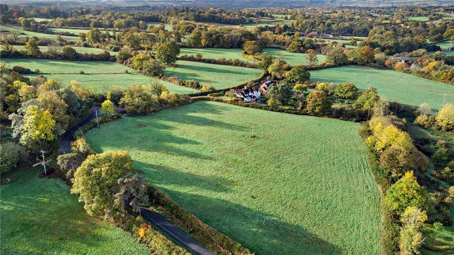 8.4 acres Land, Newbury, Berkshire RG14 - Available