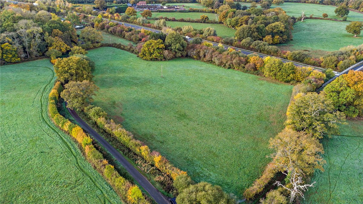 4.2 acres Land, Newbury, Berkshire RG14 - Available