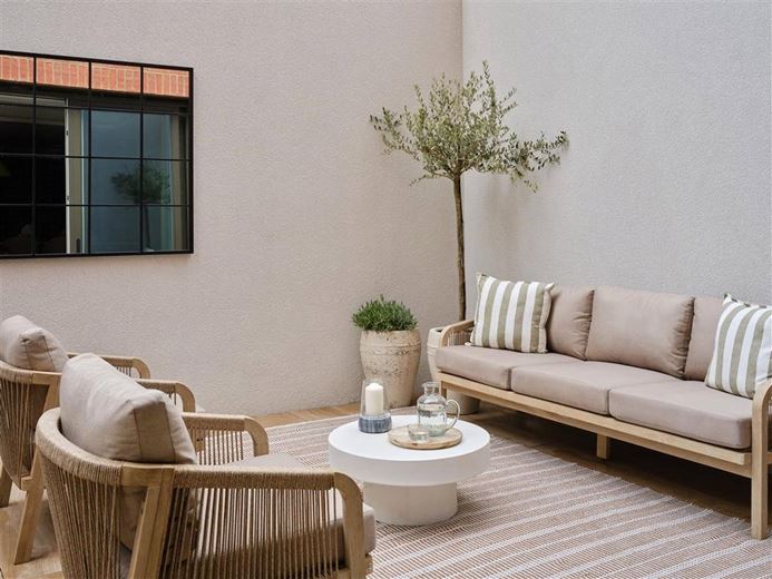 5 bedroom house, London Square Wandsworth Common, Springfield Drive SW17 - Available