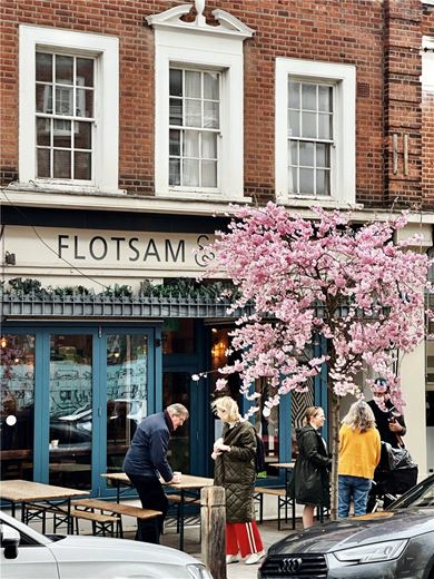 1 bedroom flat, London Square Wandsworth Common, Springfield Drive SW17 - Available