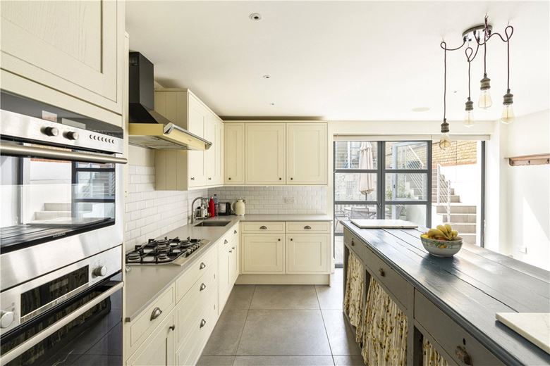 5 bedroom house, Wiseton Road, London SW17 - Available