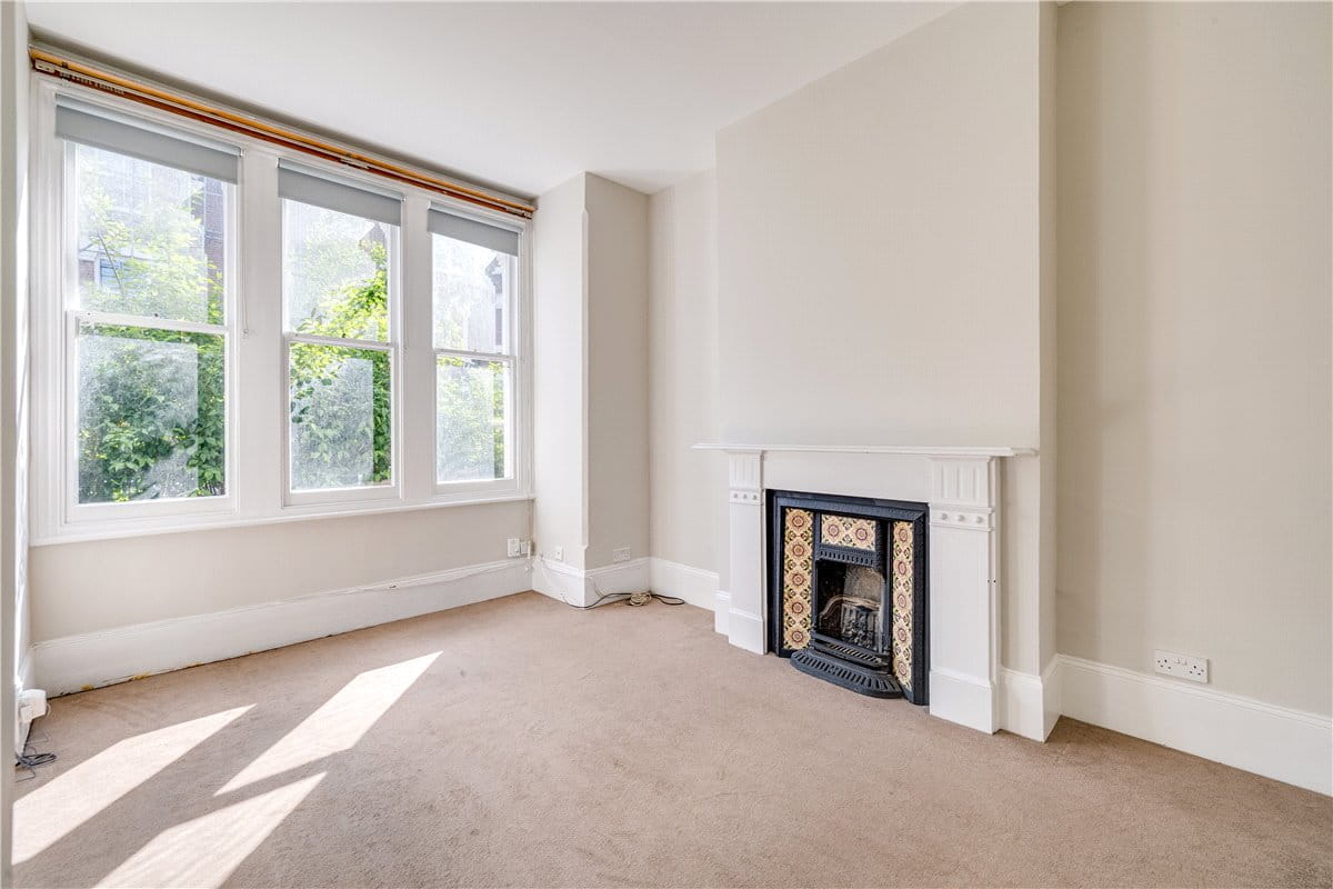 2 bedroom flat, Latchmere Road, London SW11 - Sold