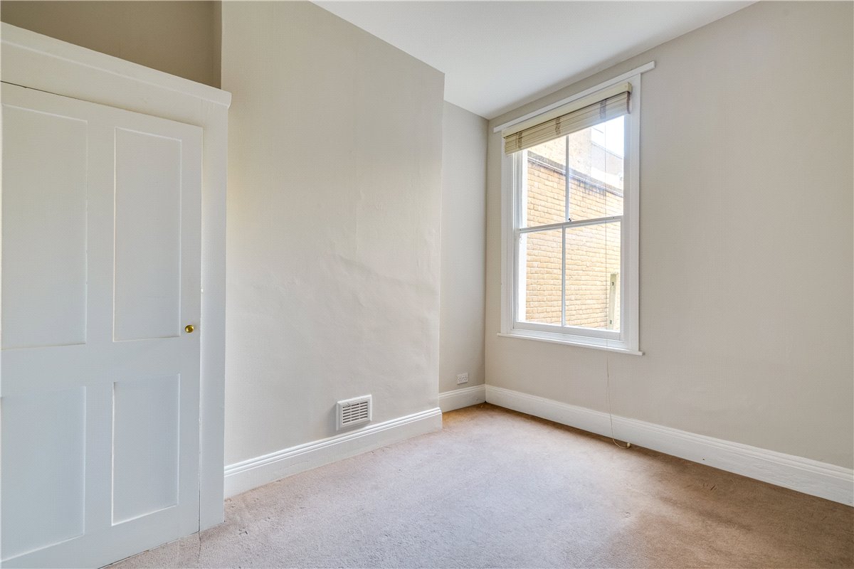 2 bedroom flat, Latchmere Road, London SW11 - Sold