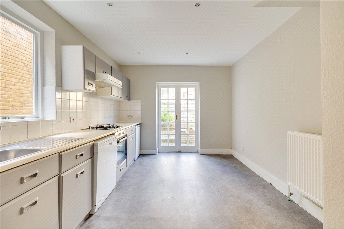 2 bedroom flat, Latchmere Road, London SW11 - Sold