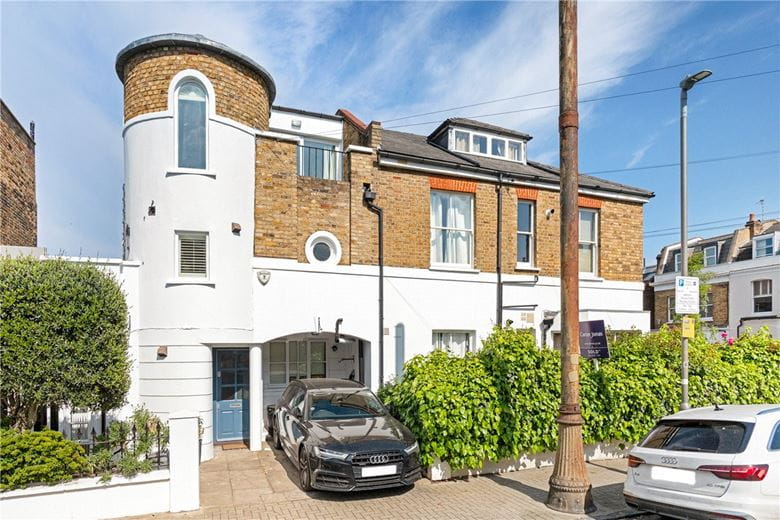 2 bedroom house, Wiseton Road, Wandsworth SW17 - Available