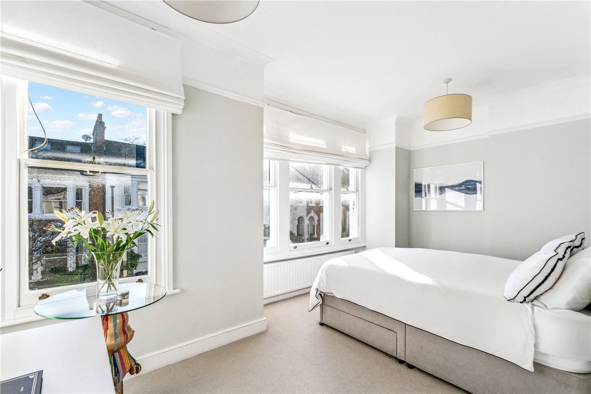 2 bedroom flat, Airedale Road, London SW12 - Sold