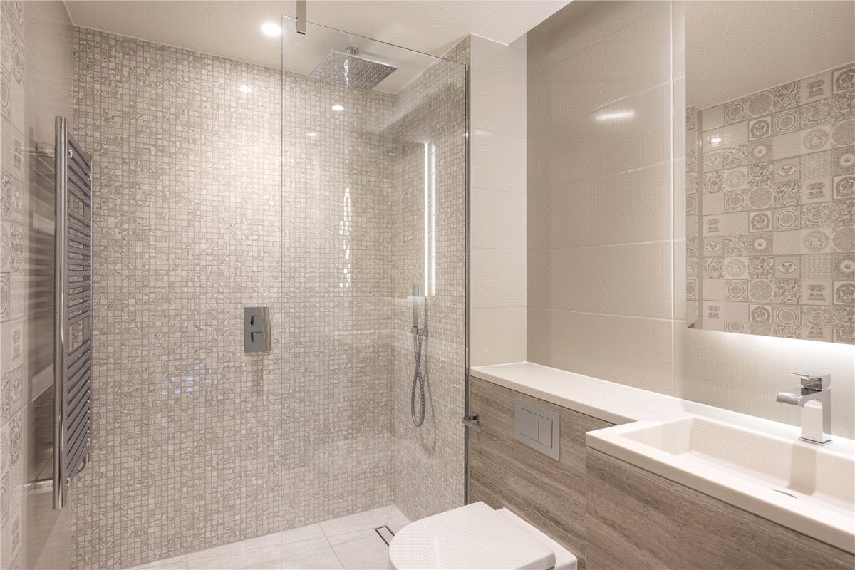 2 bedroom flat, DAMAC Tower, Nine Elms SW8 - Available