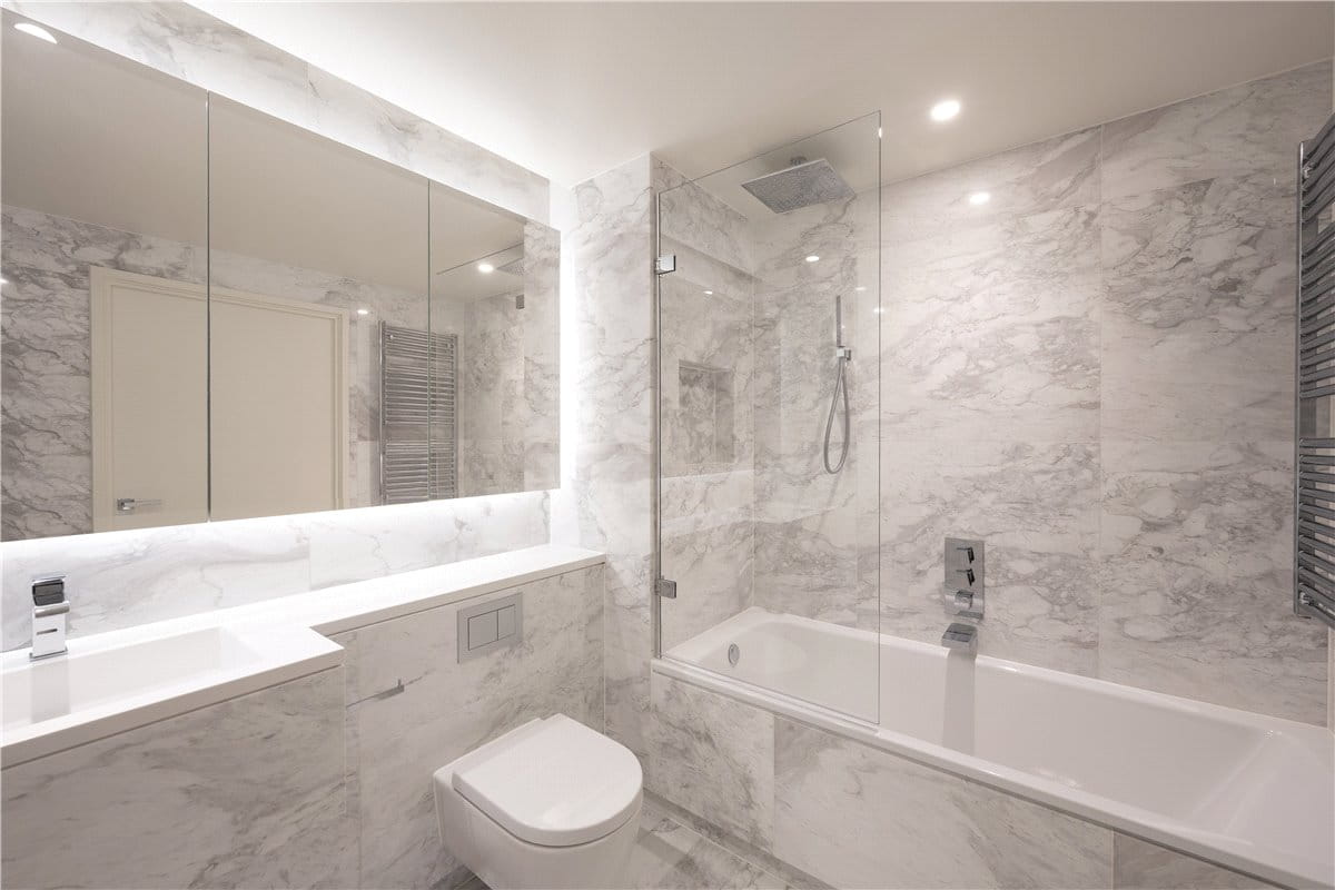 2 bedroom flat, DAMAC Tower, Nine Elms SW8 - Available