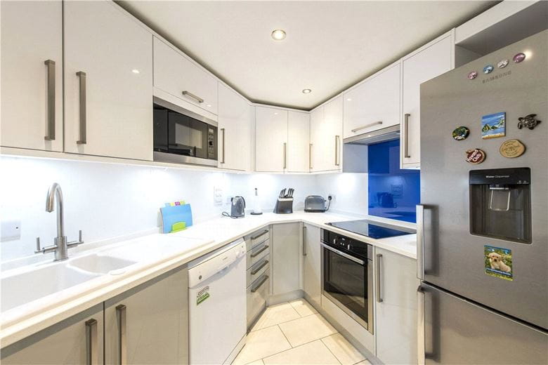 2 bedroom flat, Macmillan Way, Heritage Park SW17 - Available