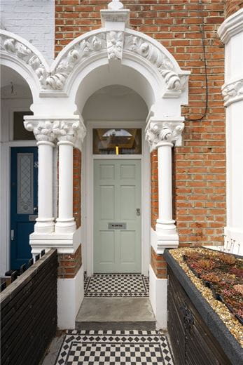 3 bedroom flat, Nightingale Triangle, Balham SW12 - Sold