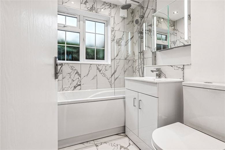 1 bedroom flat, College Gardens, London SW17 - Sold