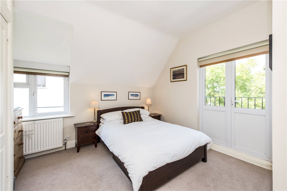 4 bedroom , St. James's Drive, Wandsworth Common SW17 - Sold
