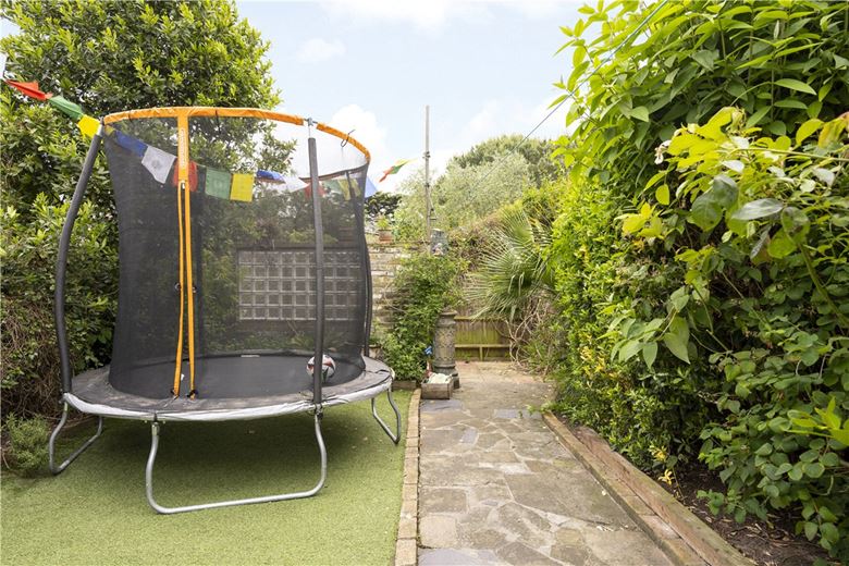 3 bedroom house, Bellevue Village, Wandsworth Common SW17 - Available