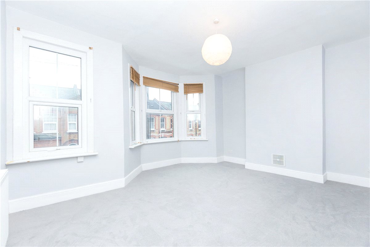 2 bedroom flat, Glenelg Road, London SW2 - Available
