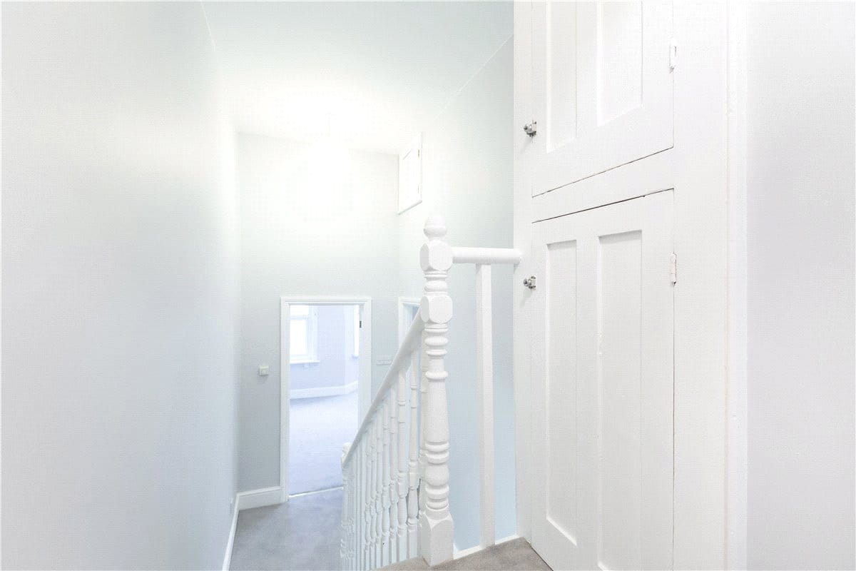 2 bedroom flat, Glenelg Road, London SW2 - Available