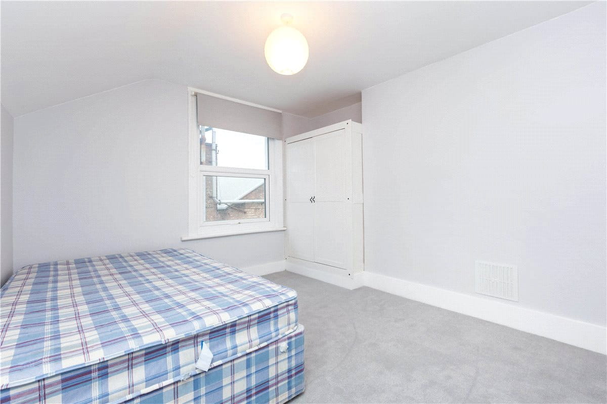 2 bedroom flat, Glenelg Road, London SW2 - Available