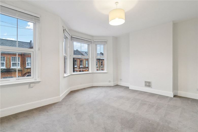 2 bedroom flat, Glenelg Road, London SW2 - Available