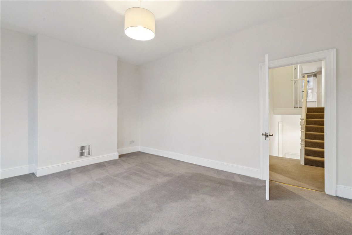 2 bedroom flat, Glenelg Road, London SW2 - Available