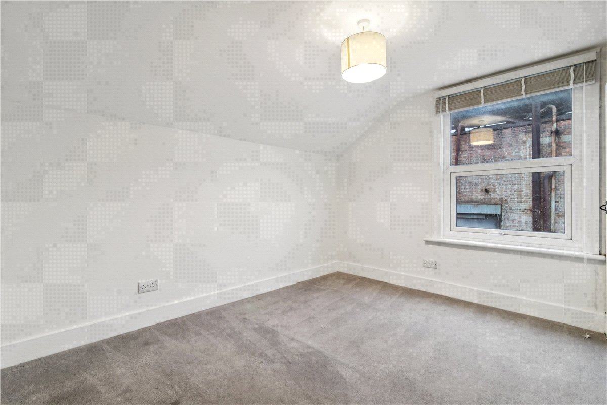 2 bedroom flat, Glenelg Road, London SW2 - Available