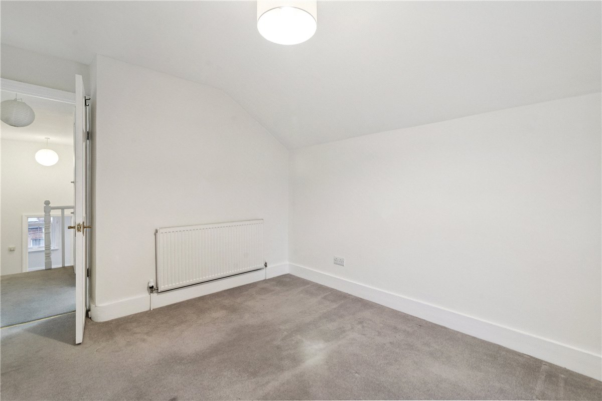 2 bedroom flat, Glenelg Road, London SW2 - Available