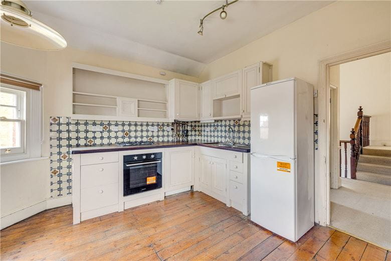 2 bedroom flat, Wexford Road, Balham SW12 - Available