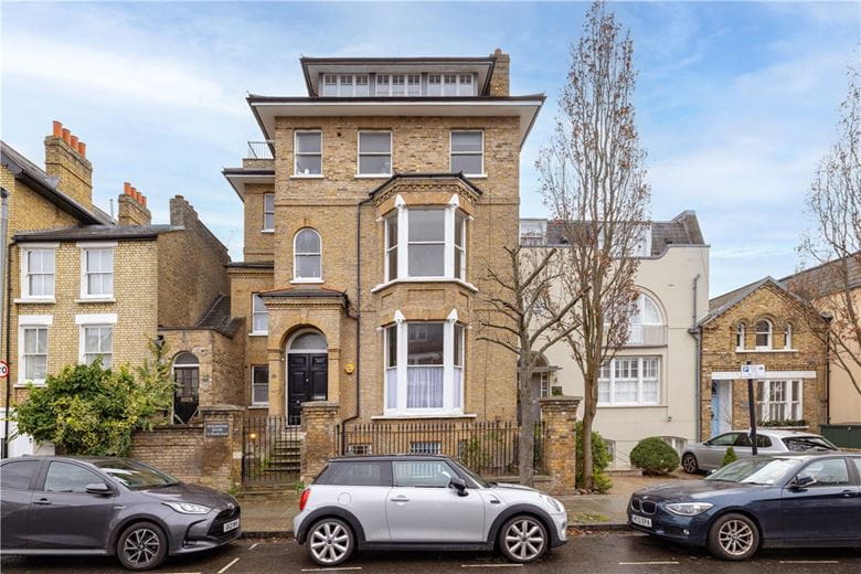 2 bedroom flat, Wandle Road, London SW17 - Available