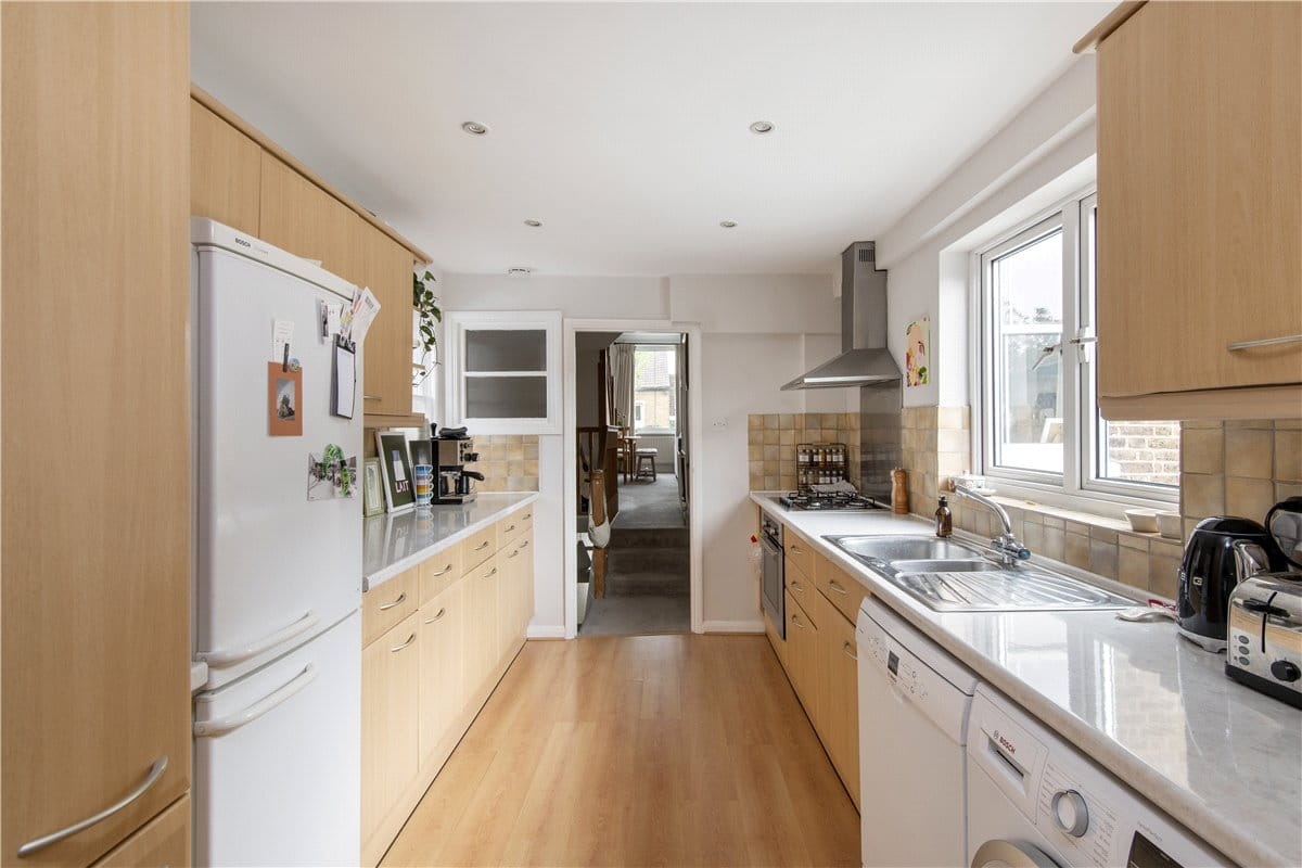 2 bedroom flat, Althorp Road, Wandsworth Common SW17 - Sold