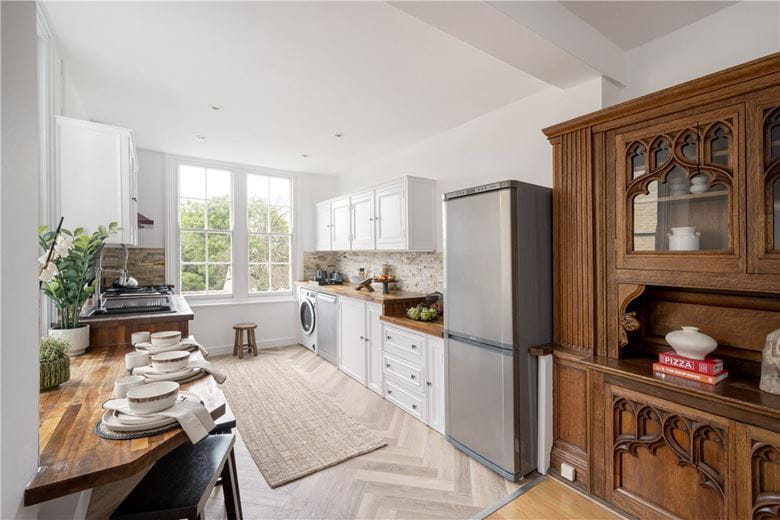 3 bedroom flat, Trinity Road, Wandsworth Common SW17 - Sold