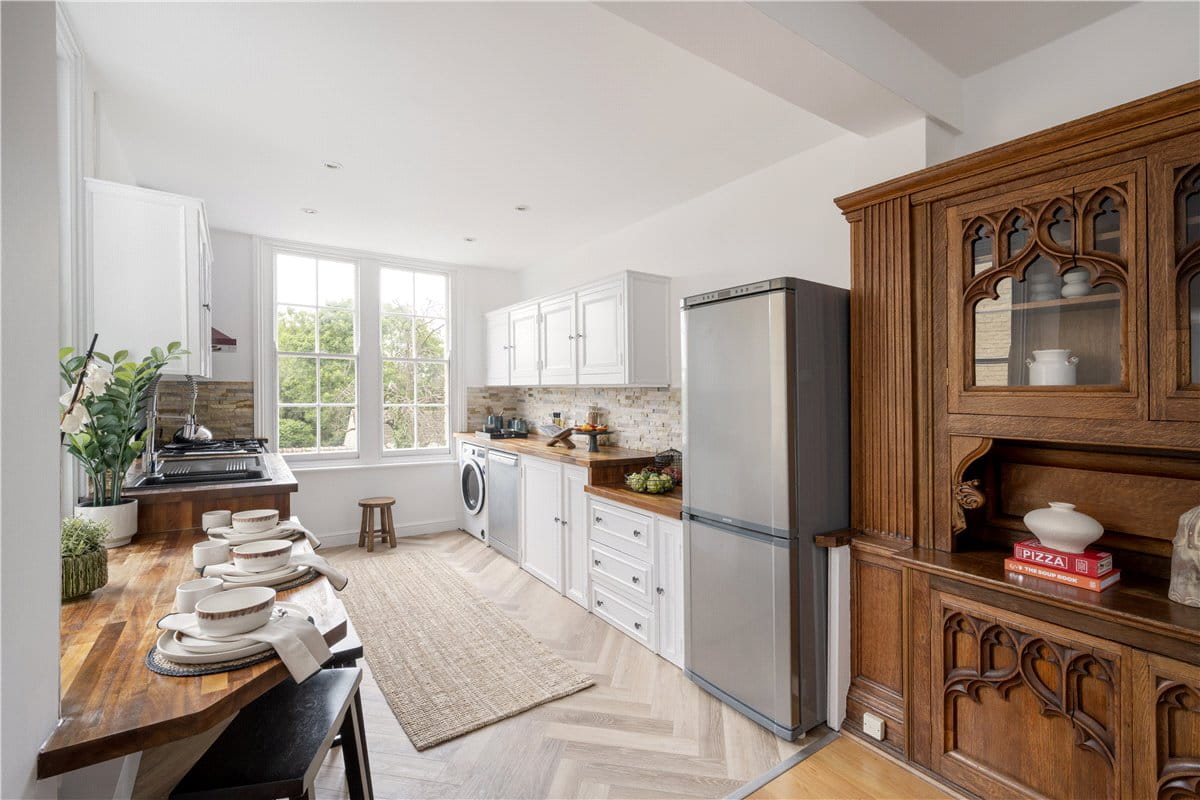 3 bedroom flat, Trinity Road, Wandsworth Common SW17 - Sold