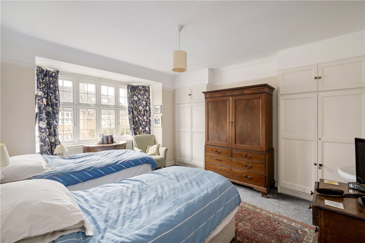 5 bedroom house, Frewin Road, London SW18 - Sold