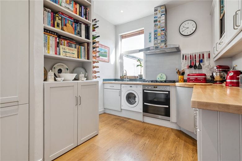 2 bedroom flat, Beechcroft Road, London SW17 - Sold