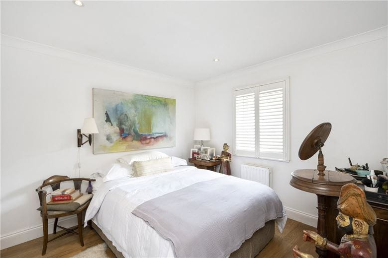 2 bedroom flat, Battersea Square, London SW11 - Available