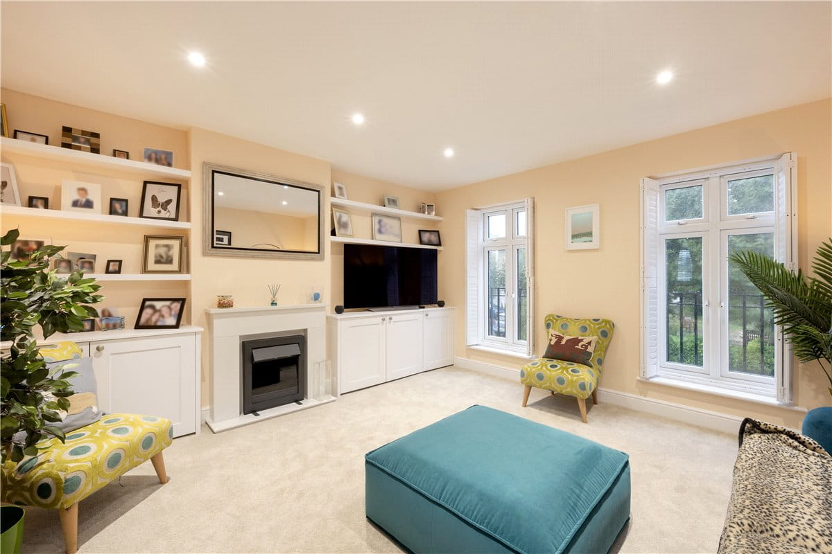 3 bedroom house, Bevin Square, London SW17 - Sold