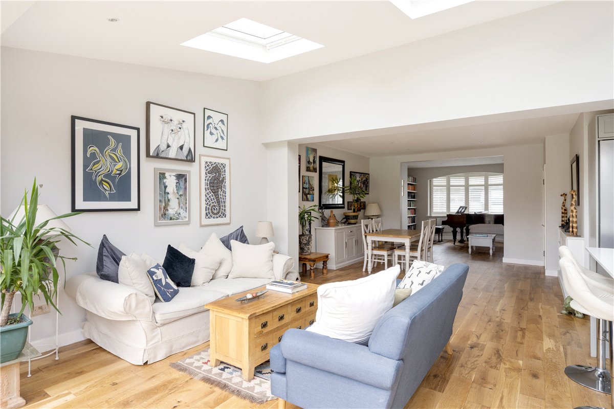 5 bedroom house, Magdalen Road, London SW18 - Available