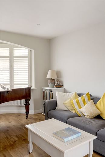 5 bedroom house, Magdalen Road, London SW18 - Available